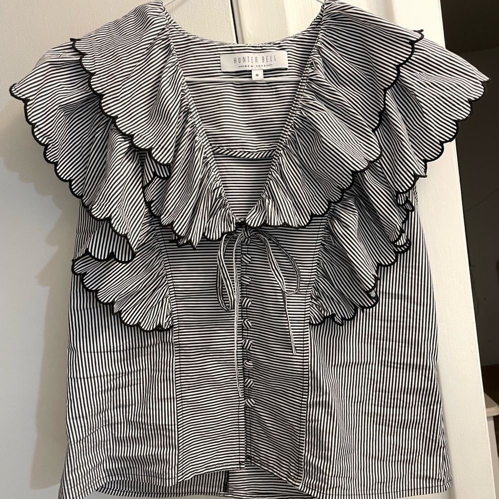 Hunter Bell ruffle sleeve top